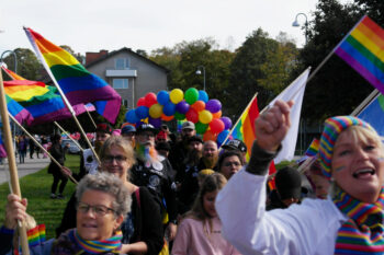 Paint a rainbow – poster workshop for Gnesta Pride